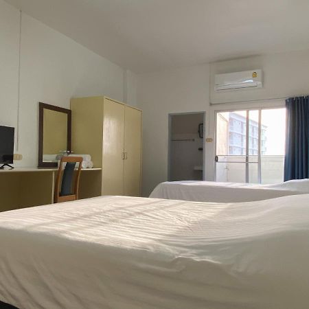 Monta Apartment Bangsaen Eksteriør billede