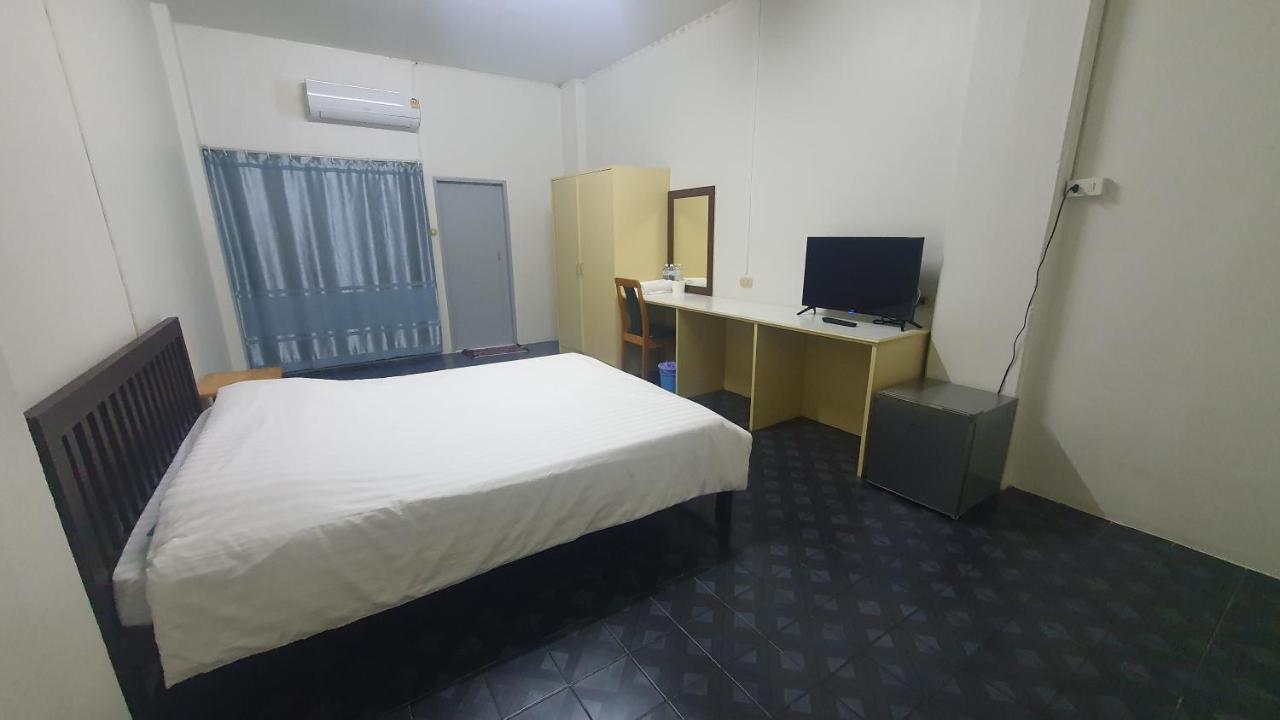 Monta Apartment Bangsaen Eksteriør billede